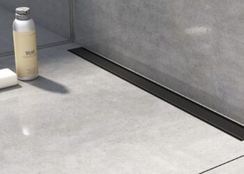 High-tech design solution for minimalist walk-in showers